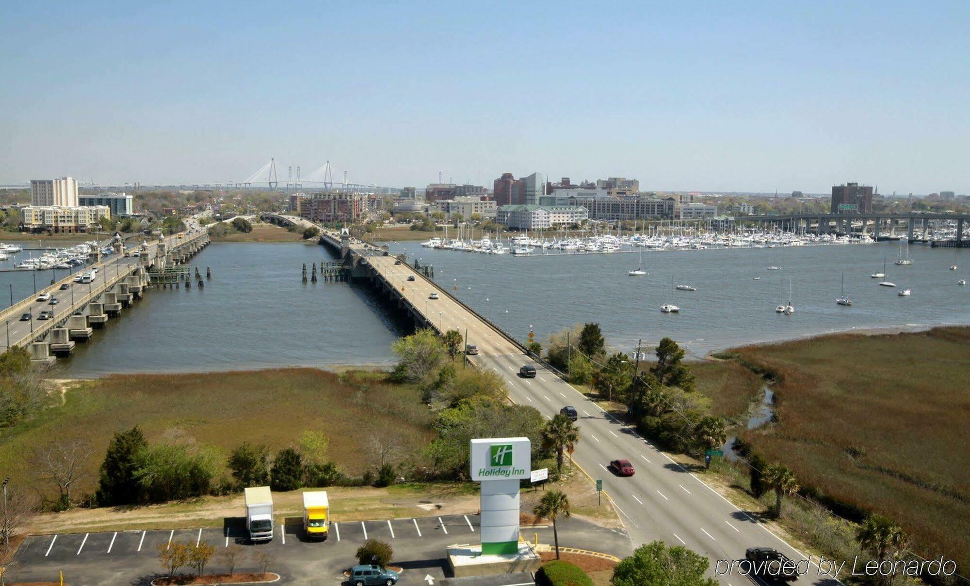 Holiday Inn Charleston-Riverview, An Ihg Hotel Экстерьер фото